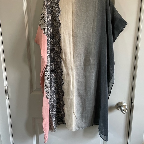 Floral and Patterned scarves - Picture 6 of 16